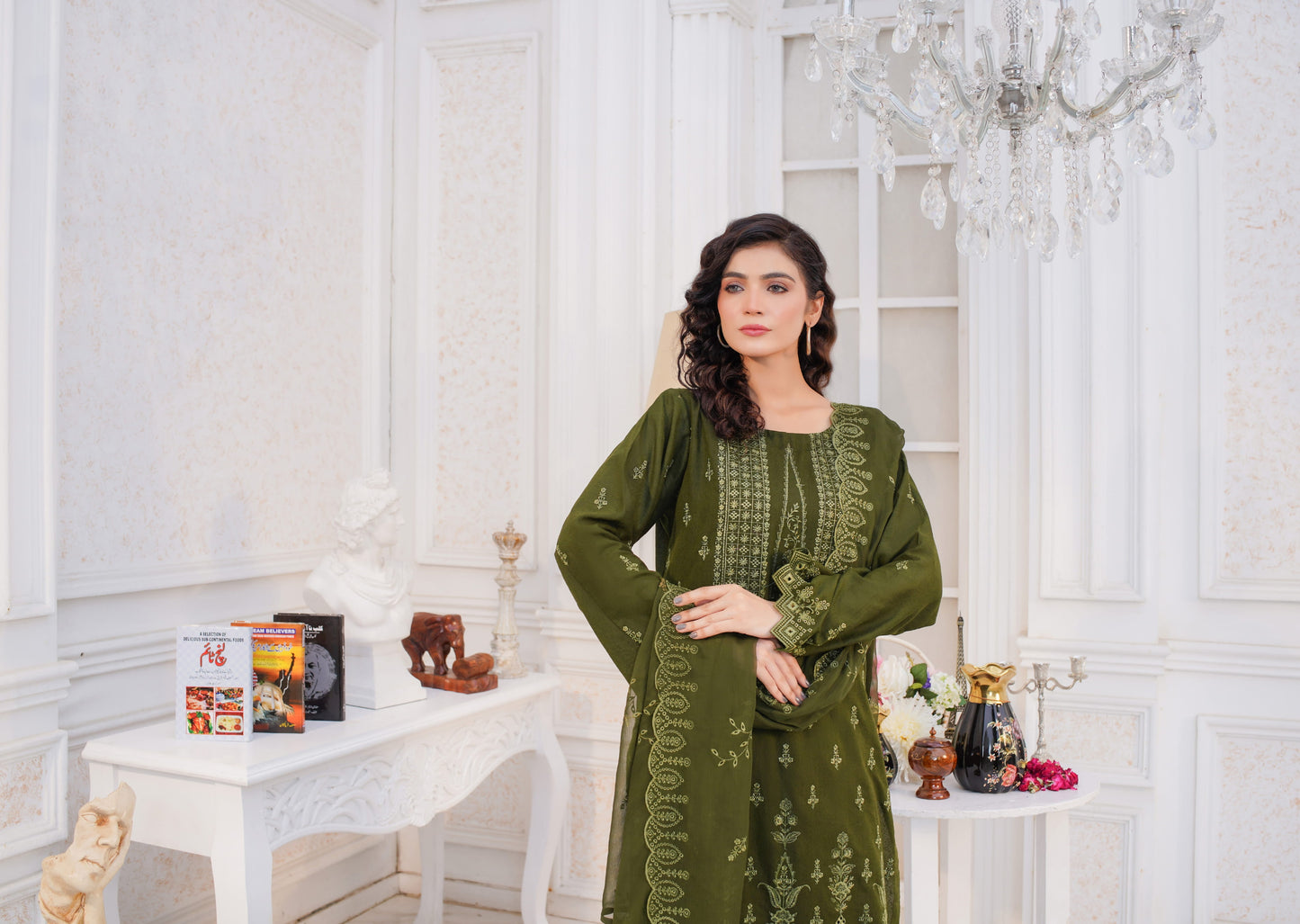 Manzil Embroidered Karandi With Embroidered Chiffon Dupatta