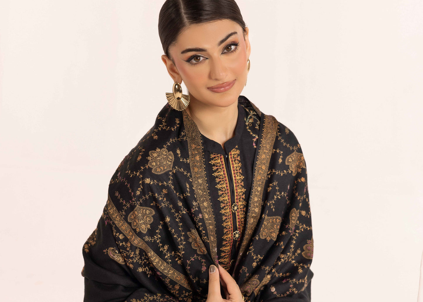 Shaista Supreme Kashmiri Sami Peach Embroidery Wool Shawl